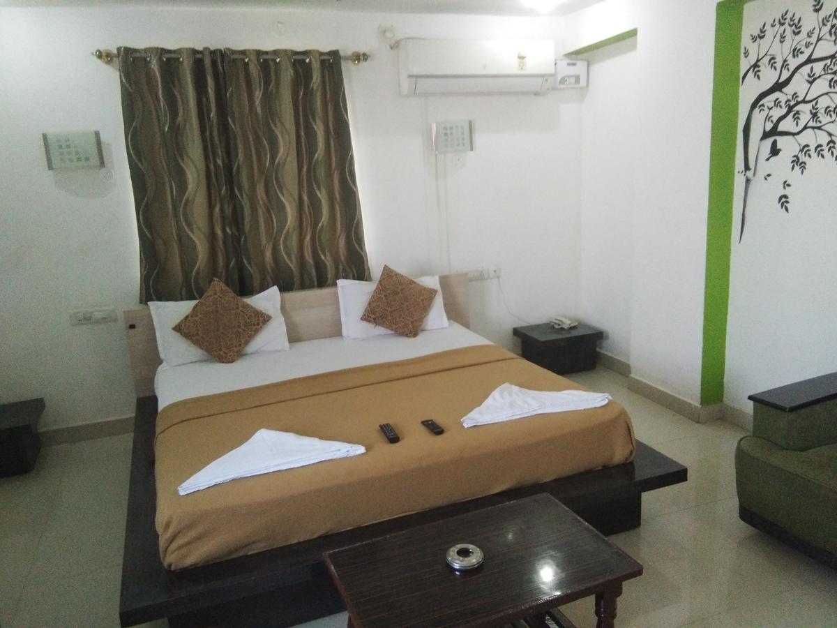 Sairam Residency Hotel Tirupati Buitenkant foto