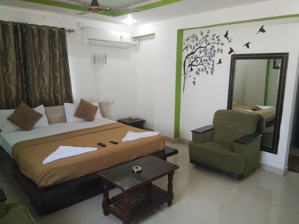 Sairam Residency Hotel Tirupati Buitenkant foto