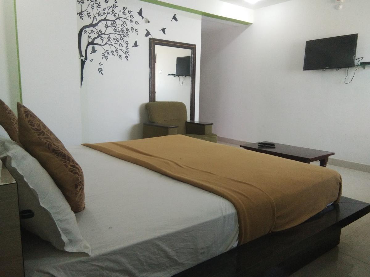 Sairam Residency Hotel Tirupati Buitenkant foto
