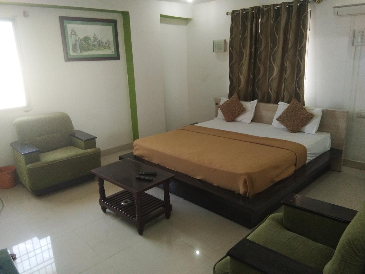 Sairam Residency Hotel Tirupati Buitenkant foto